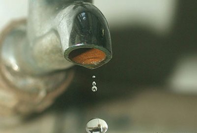 agua_poluida_em_rio_meo.jpg